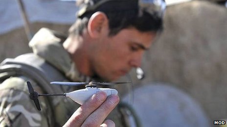 Drone en forma de mini helicoptero